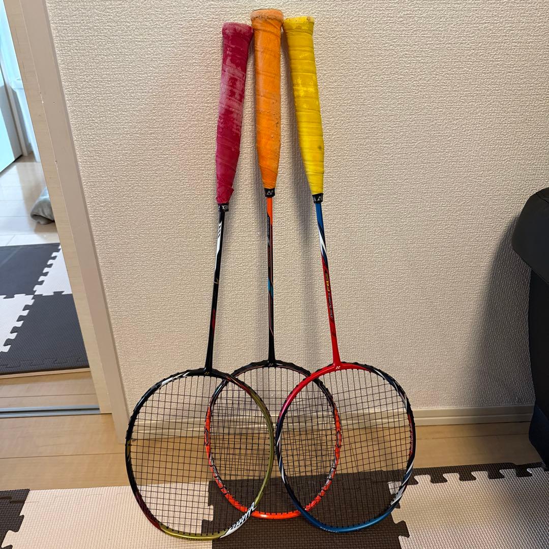 Yonex バドミントンラケット 3本セット ラケットバック付き