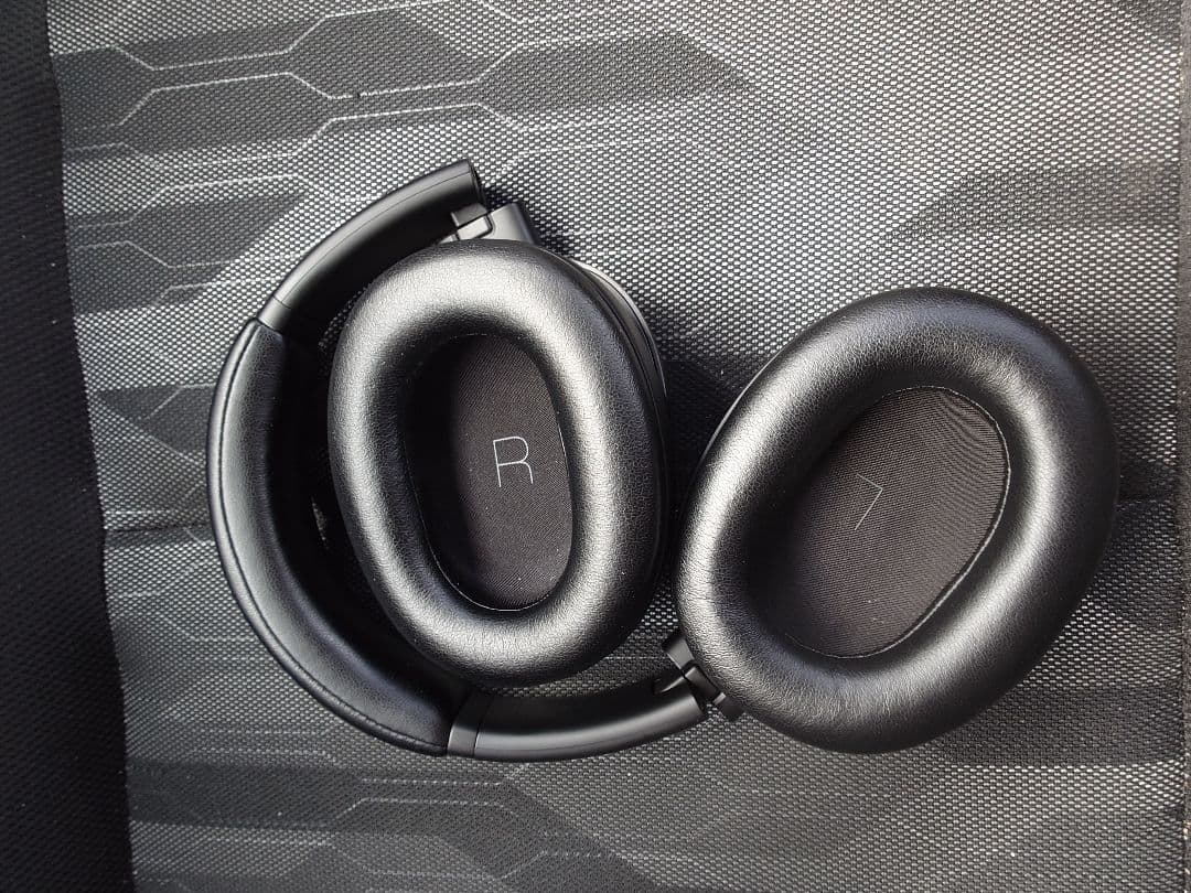 JBL Tour One M3　トランスミッター