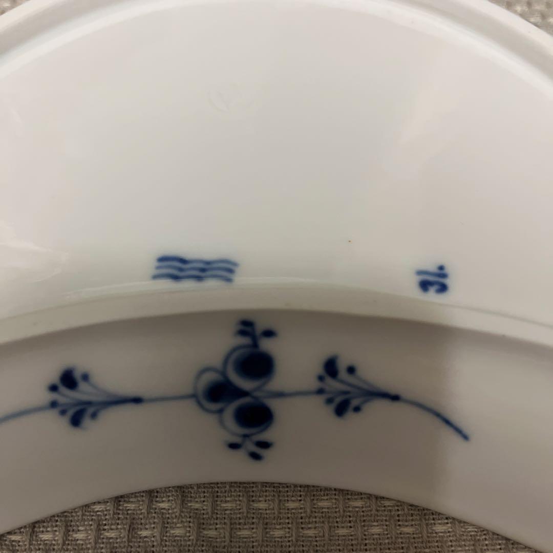 ロイヤルコペンハーゲン ブルーフルーテッド ハーフレース　クレセントディッシュ