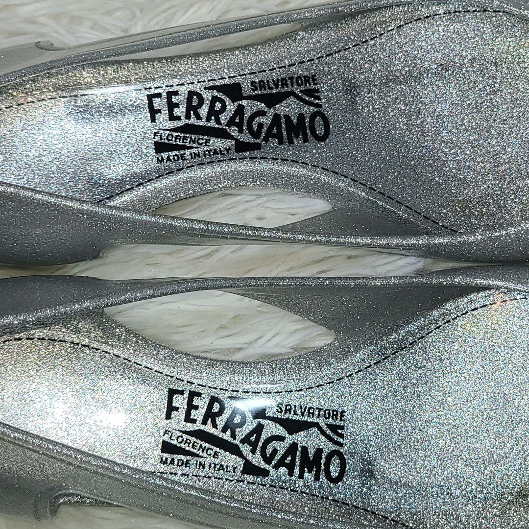 【Ferragamo】ヴァラ　ラバーフラットシューズ　レインパンプス