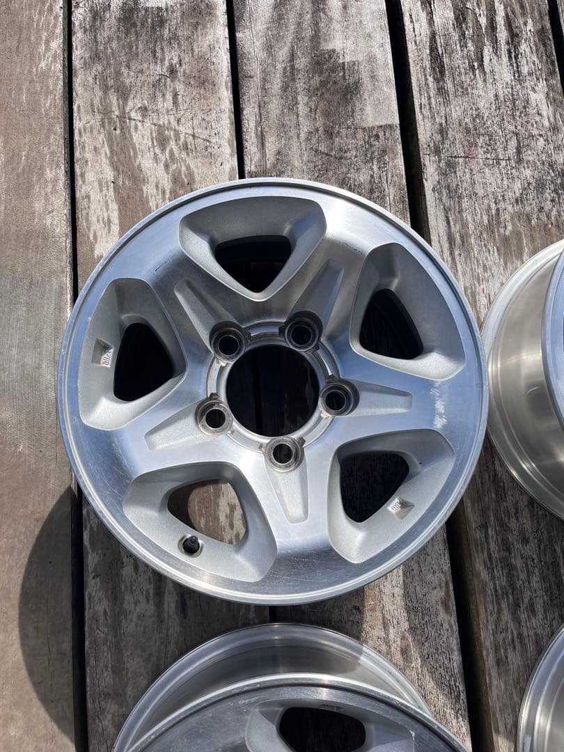 【とも】【2個口】ランクル70 純正アルミホイール