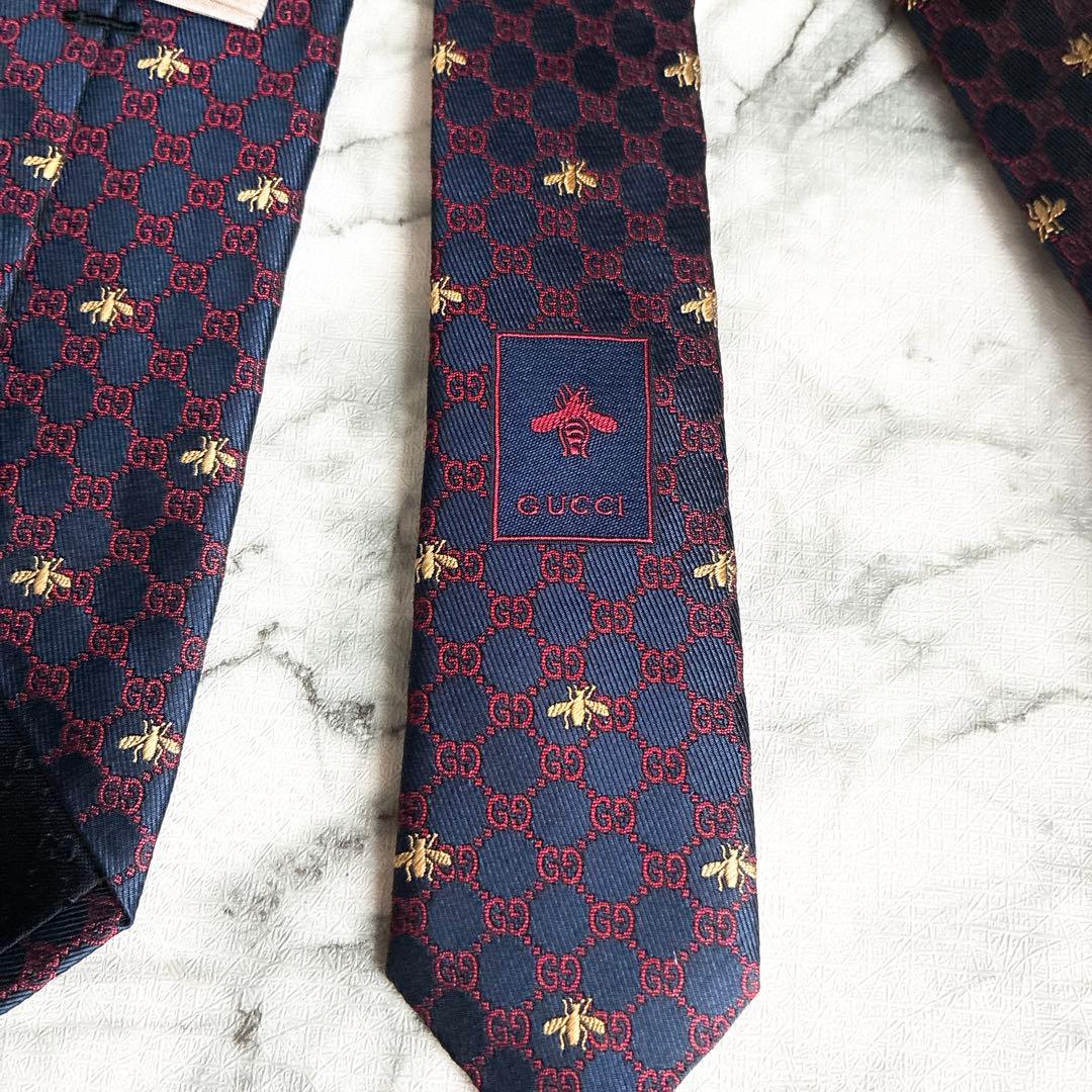 ✨未使用タグ付✨GUCCI 現行　GG柄 蜂総柄　ブラック　ネクタイ