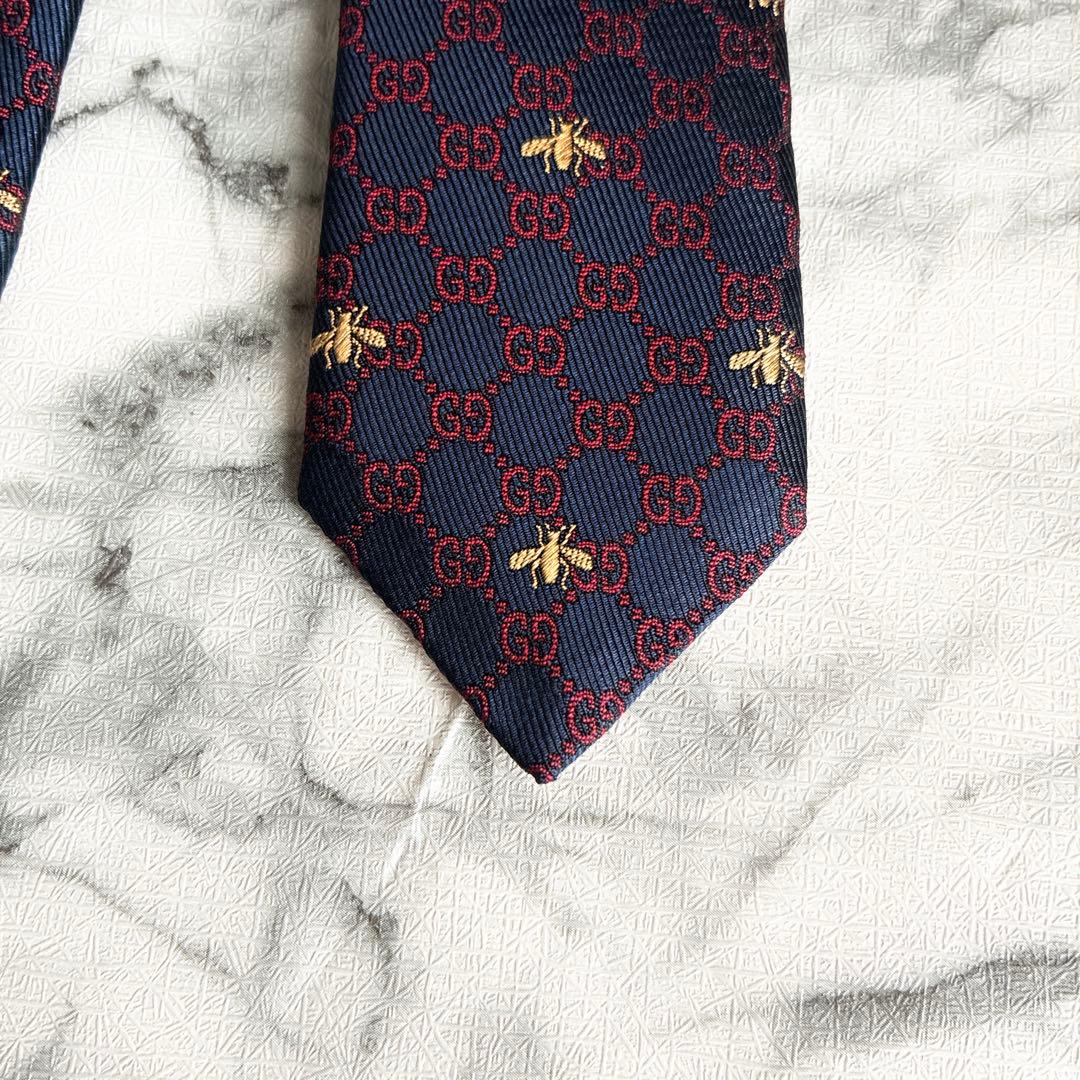 ✨未使用タグ付✨GUCCI 現行　GG柄 蜂総柄　ブラック　ネクタイ