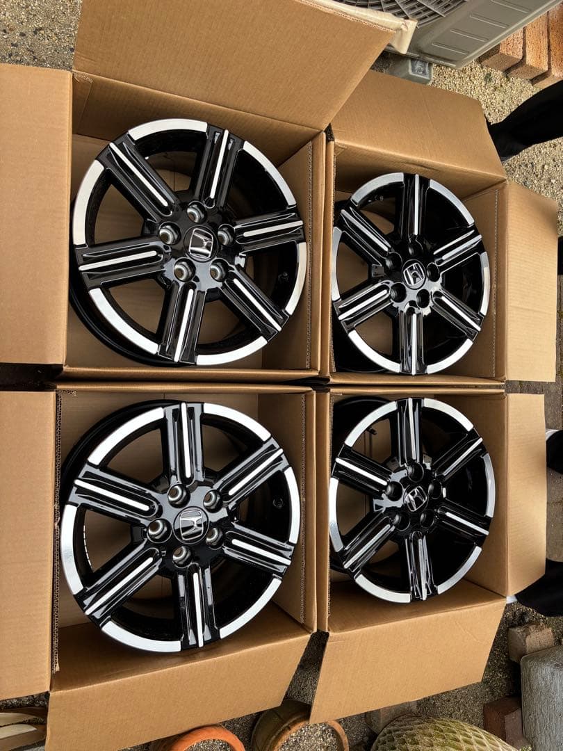 新車外し　ホンダ ヴェゼル 純正 16in 7.0J×16 +50 ホイールのみ