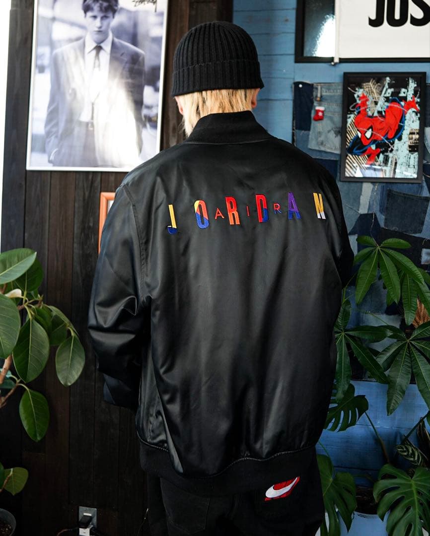 JORDAN スタジャン 中綿入 刺繍デザイン　ブラック