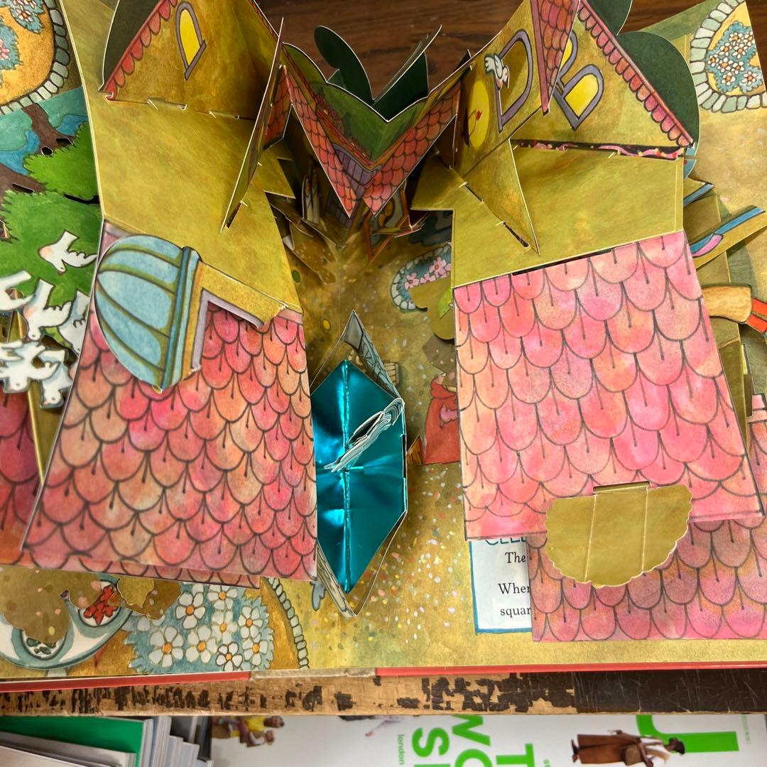 洋書 Brava, Strega Nona!: Pop-Up Book