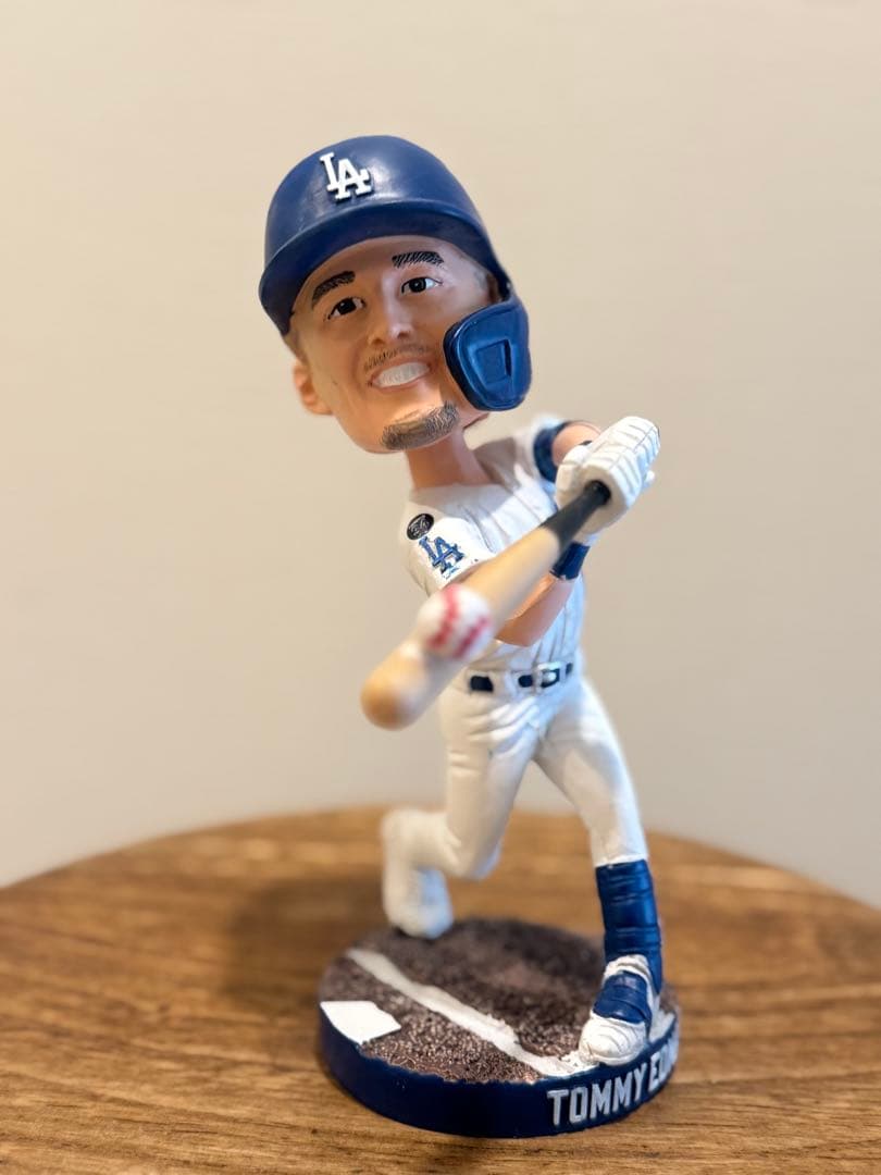 LA ドジャース　トミー・エドマン ボブルヘッド　人形