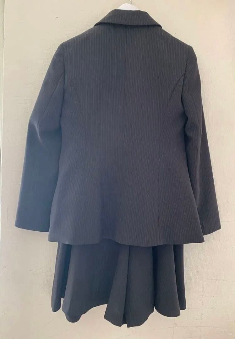150cm キュロット スーツ グレーストライプスーツ（ブローチ付き）