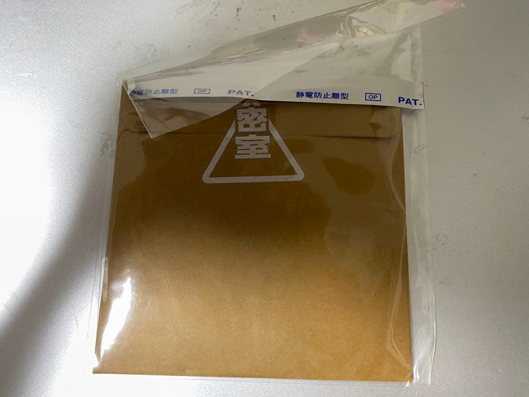 cali≠gari 廃線された未来駅にて　TOUR16