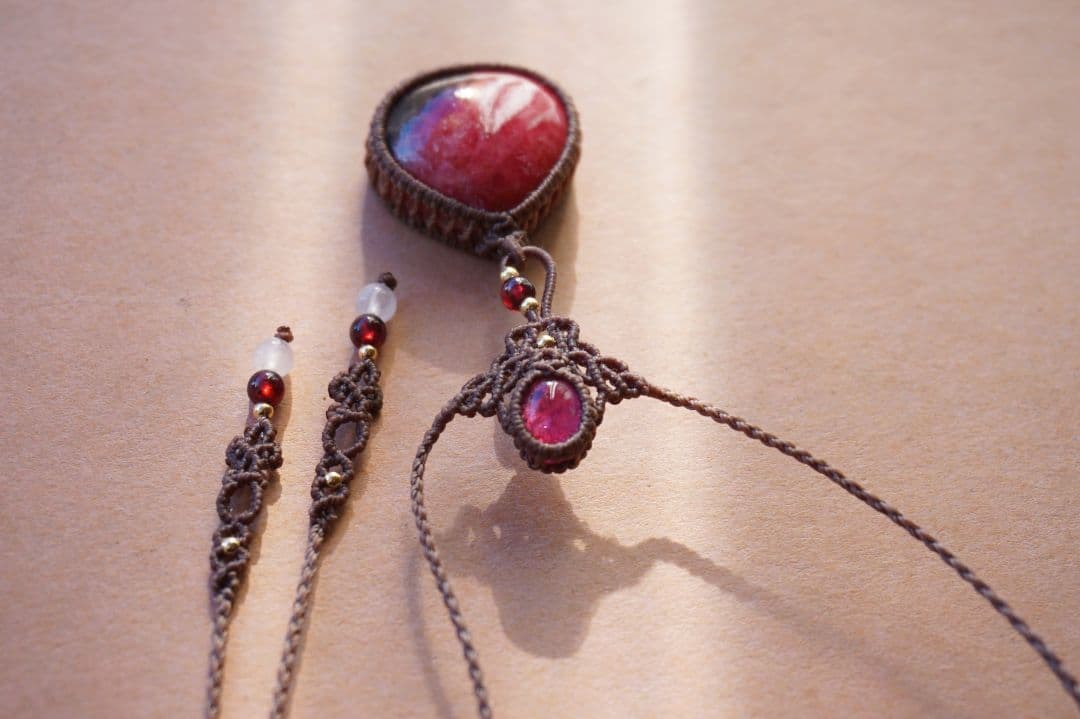 アンゴラ産ロードナイト　ピンクトルマリン　マクラメ　ネックレス