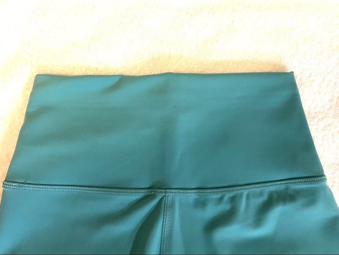 ルルレモン　アラインハイライズレギンス　サイズ4 25インチ　グリーン系