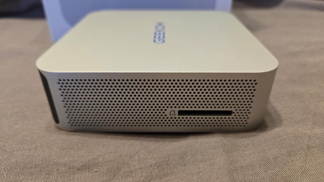 試用のみ「GEEKOM A6」ミニPC Ryzen7 6800H/32+1TB