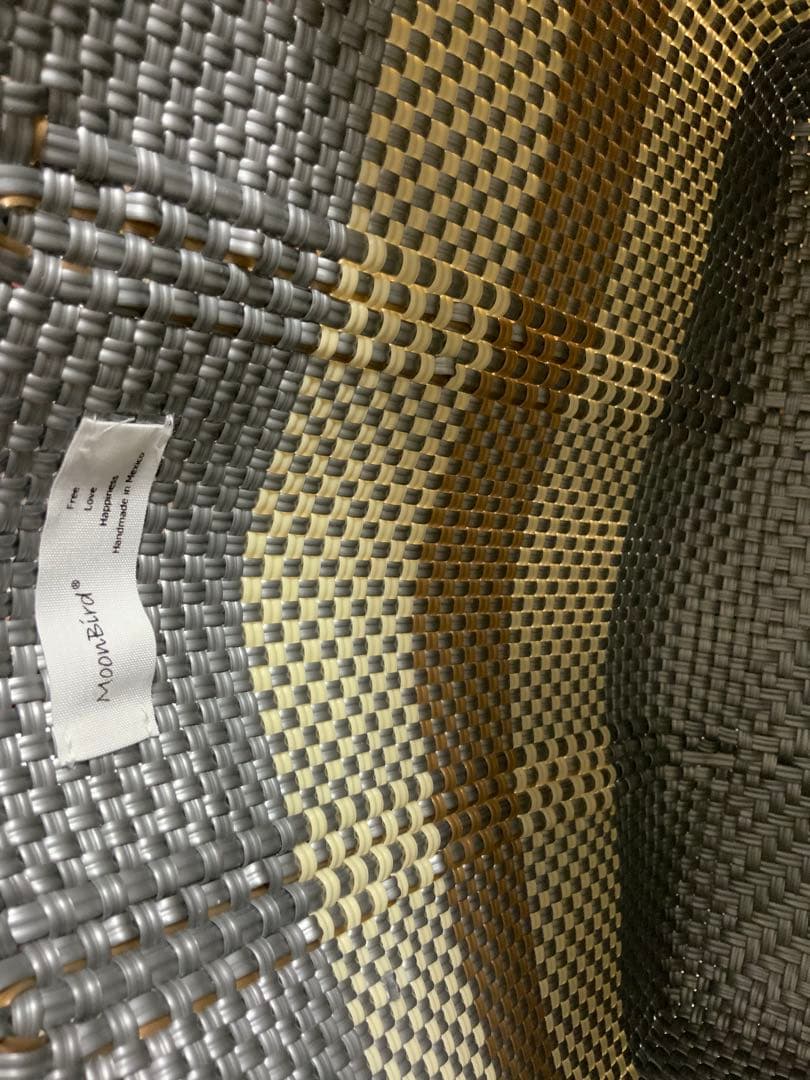 【新品未使用】 シルバー・ゴールド系ストライプ メルカドバッグ　かごバッグ