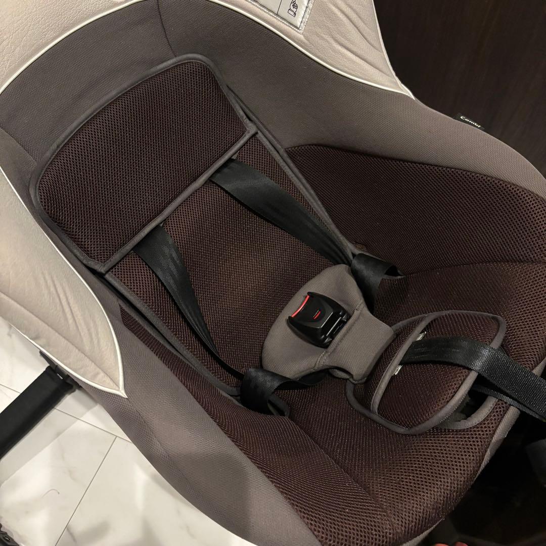 combi ネセルターン　クルムーヴ　新生児　回転式　チャイルドシート