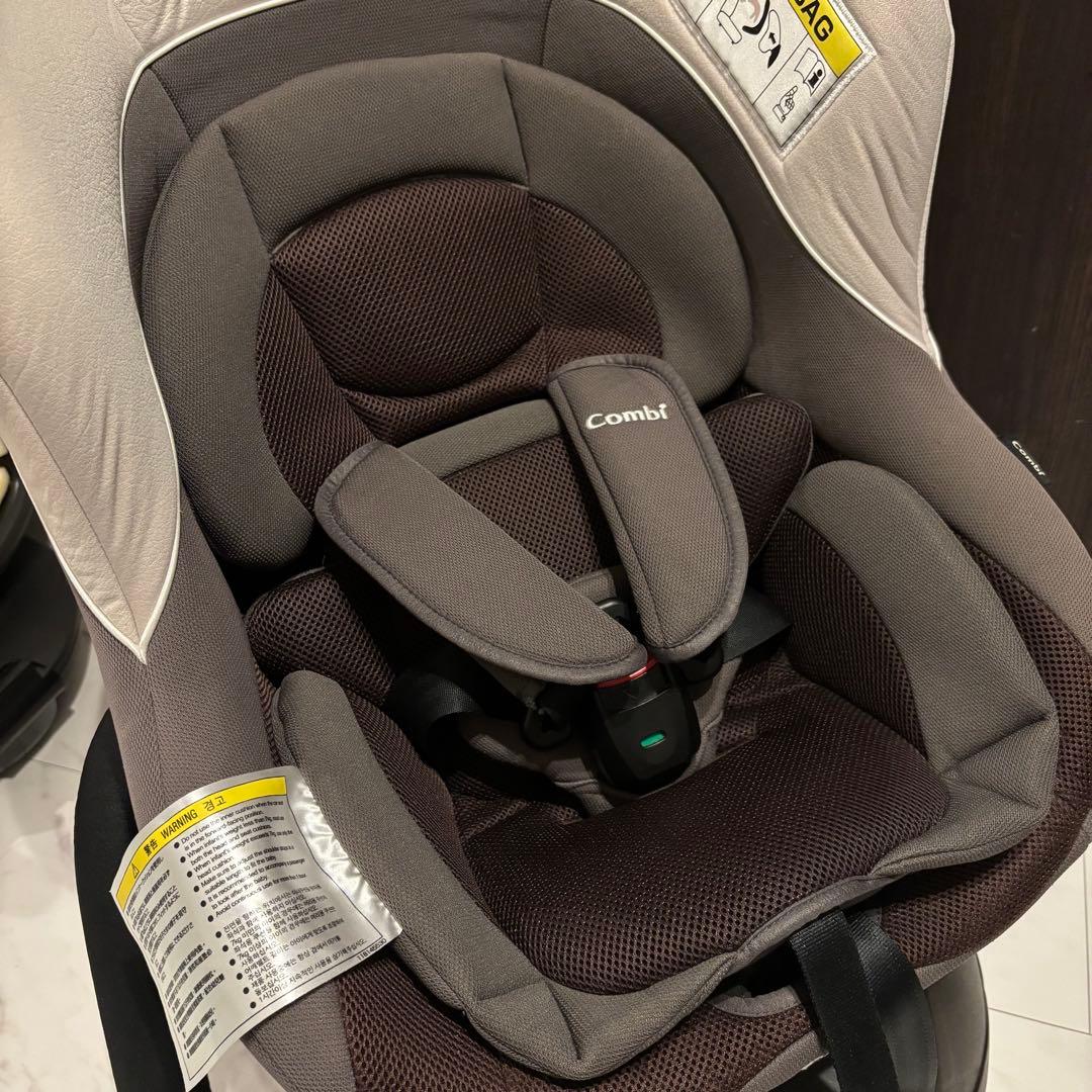 combi ネセルターン　クルムーヴ　新生児　回転式　チャイルドシート