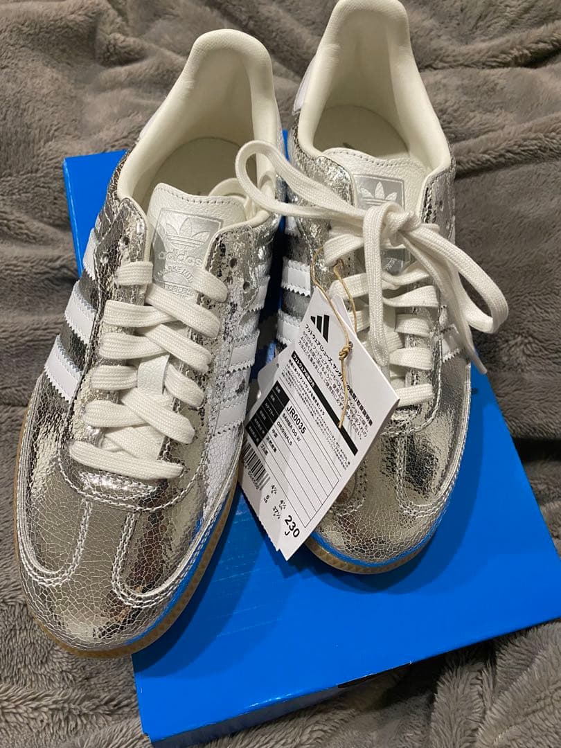 adidas サンバ　メタリックシルバー スニーカー　23cm 23.5cm