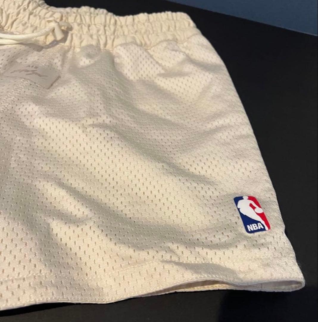 Fear Of God NIKE コラボ　パンツ　ショーツ　ナイキ　アイボリー