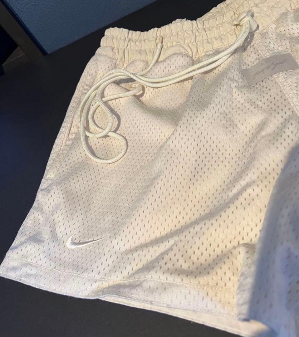 Fear Of God NIKE コラボ　パンツ　ショーツ　ナイキ　アイボリー