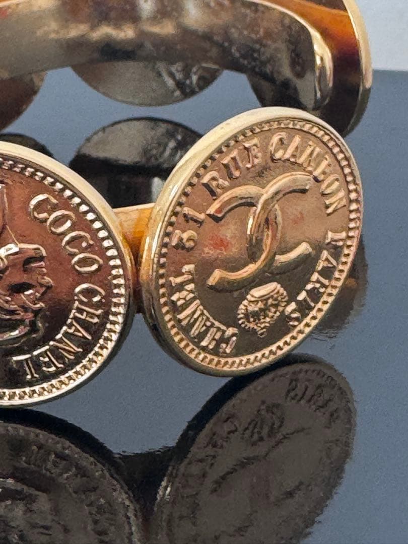 CHANEL デザイン バングル