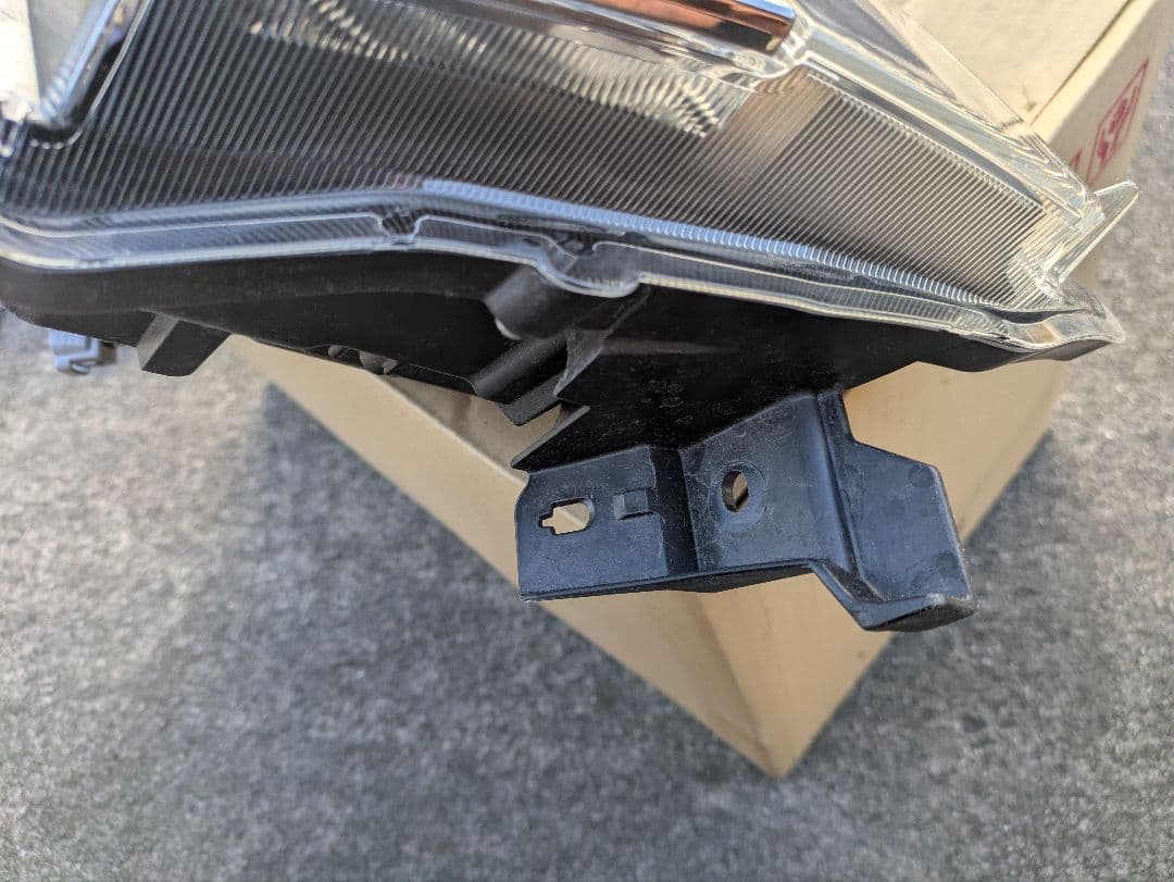 LA150Fスバルステラカスタム左カスタムヘッドライト　ムーブ