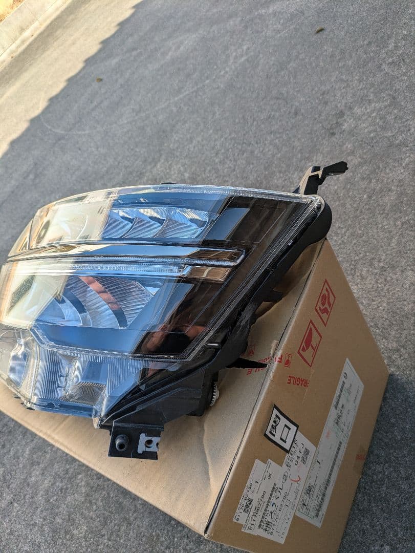 LA150Fスバルステラカスタム左カスタムヘッドライト　ムーブ