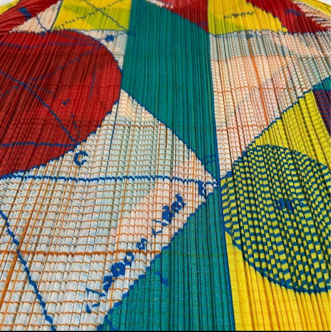 【美品】 プリーツプリーズ 総柄 マルチカラー 幾何学 カットソー 長袖