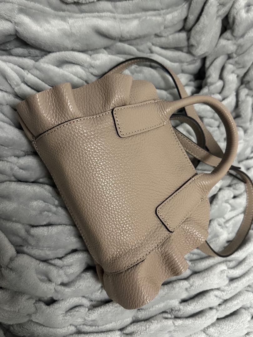 ビ*マ様 リパーニ フリルショルダーバッグ