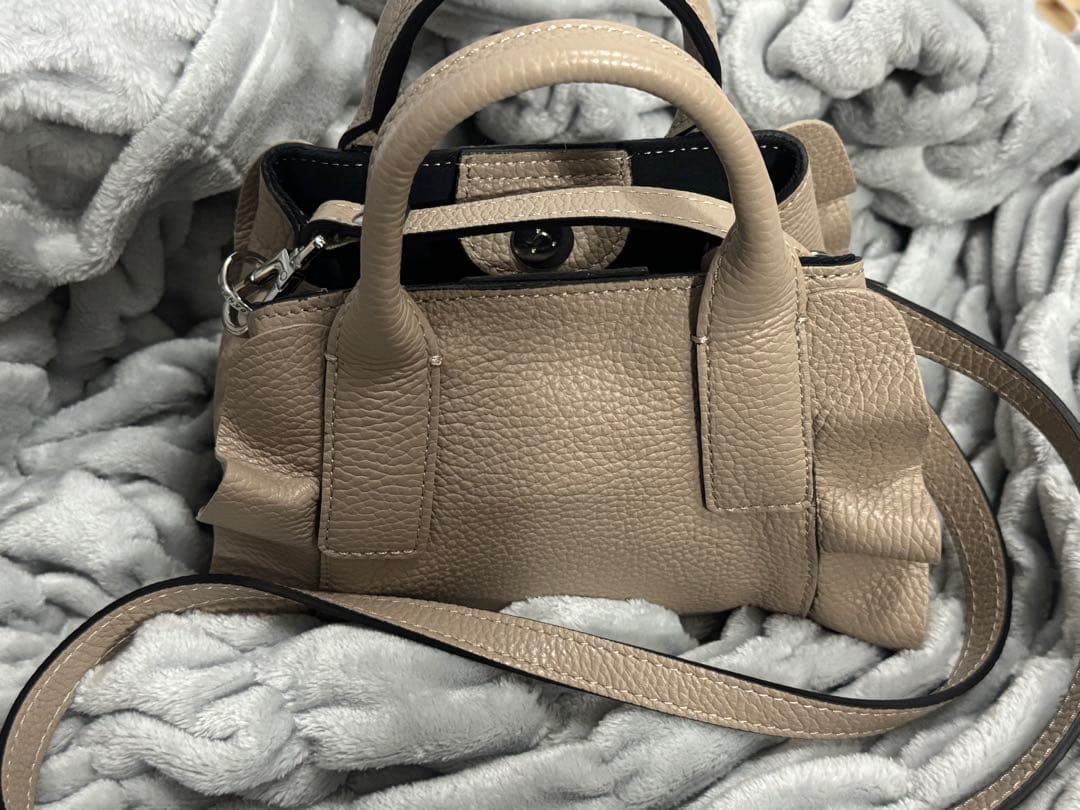 ビ*マ様 リパーニ フリルショルダーバッグ