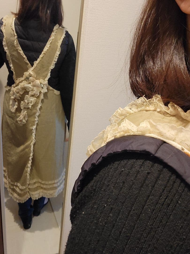 さえら　フリル　ベージュ　エプロン