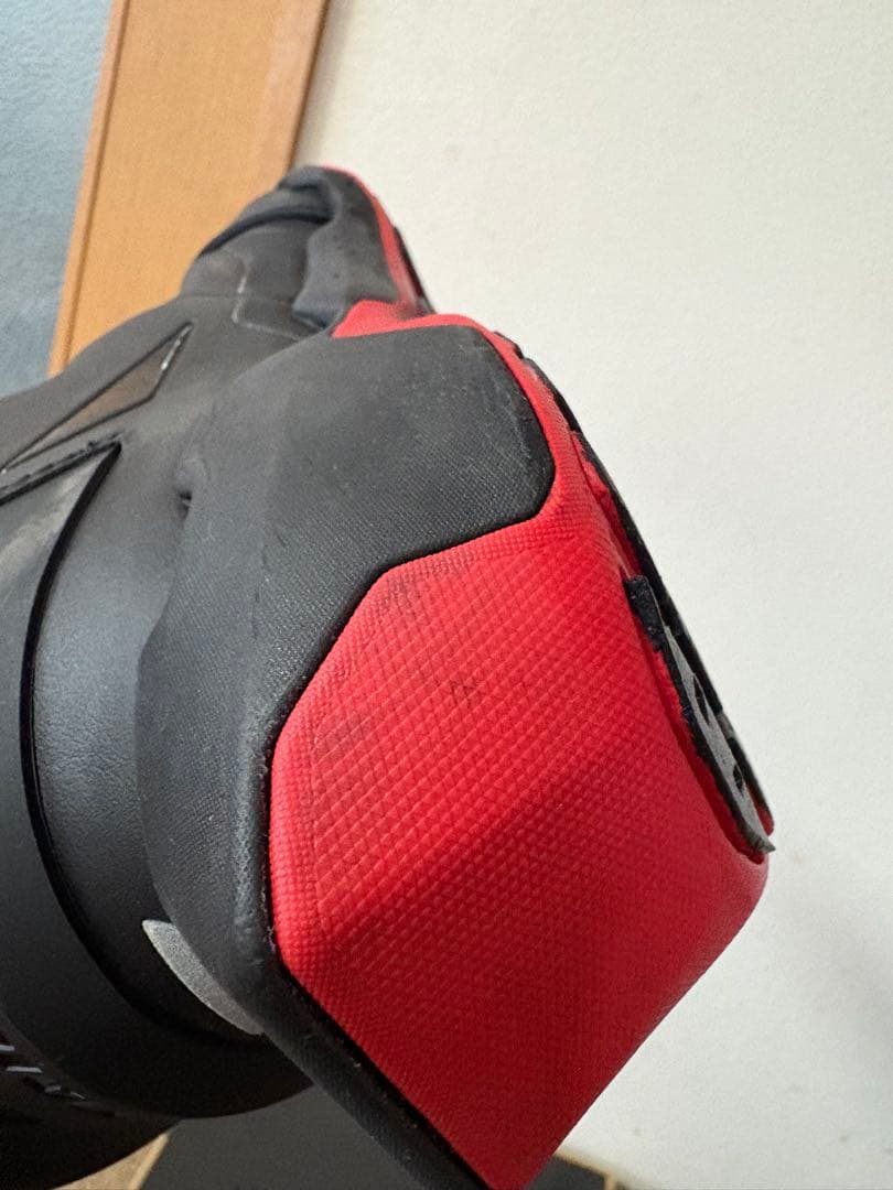 TAICHI RSS013 バイク用靴 ブラック/レッド　26.5cm