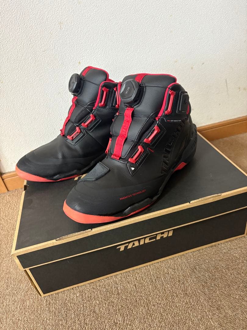 TAICHI RSS013 バイク用靴 ブラック/レッド　26.5cm