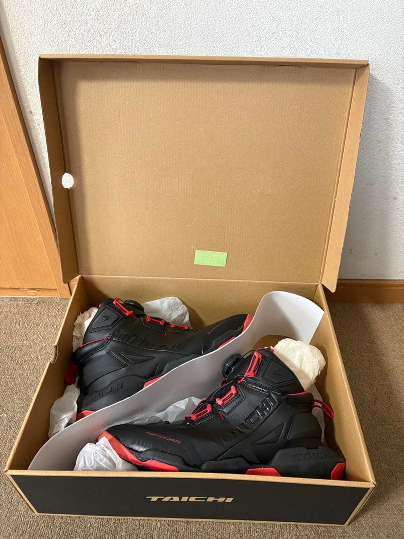 TAICHI RSS013 バイク用靴 ブラック/レッド　26.5cm
