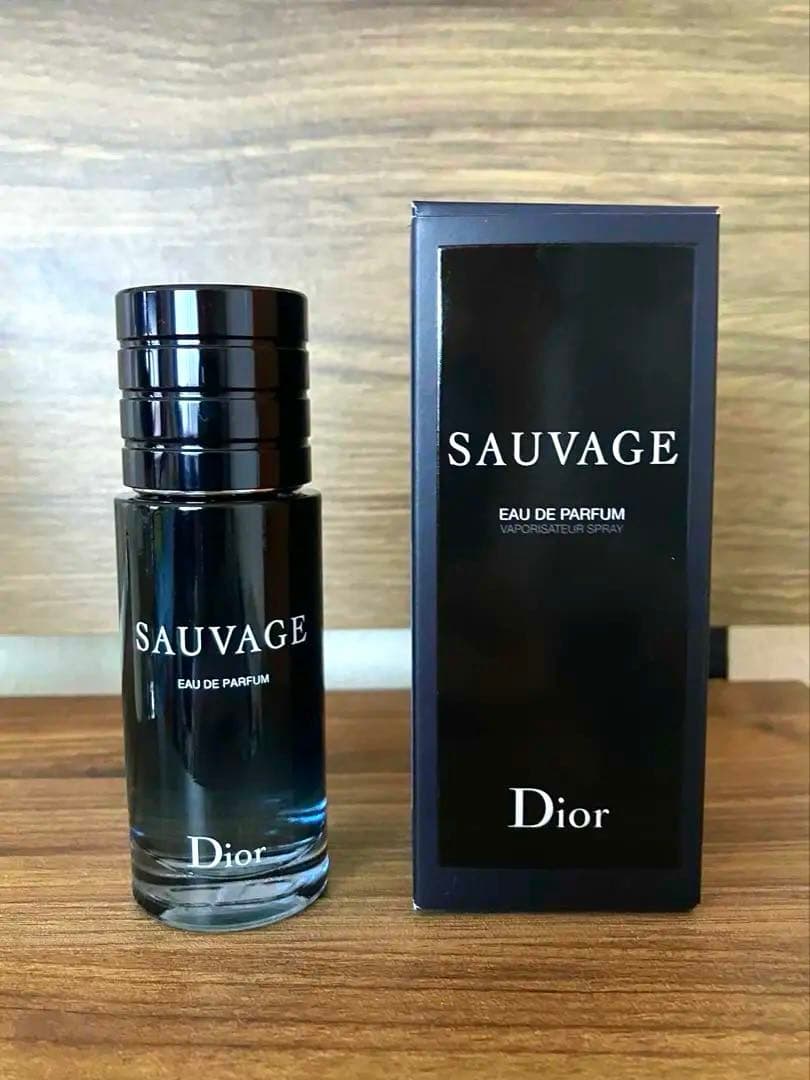Dior ソヴァージュ オードパルファン 30ml（箱付き・正規品）