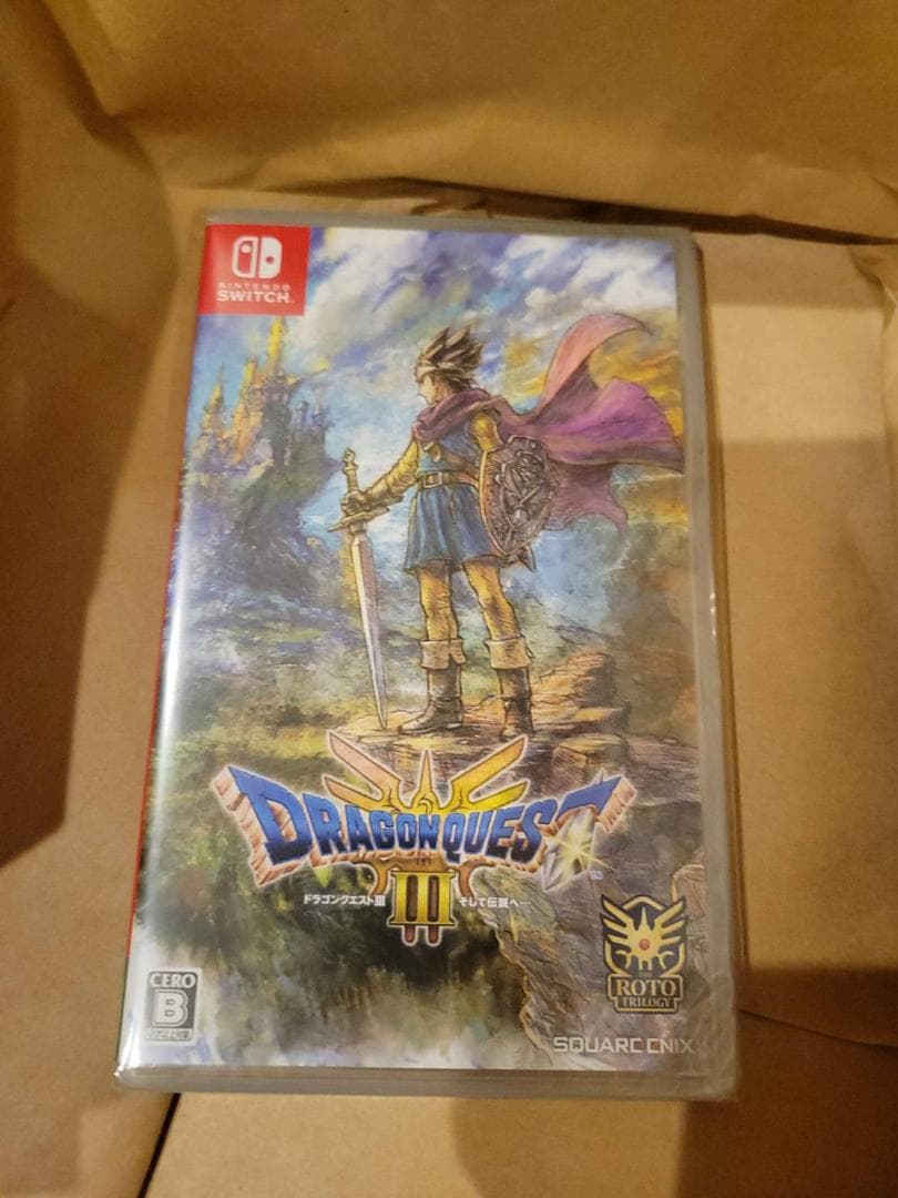 あ*)様 【新品未開封】ドラゴンクエストIII　収納ボックス、ロトの剣 ピンズ付