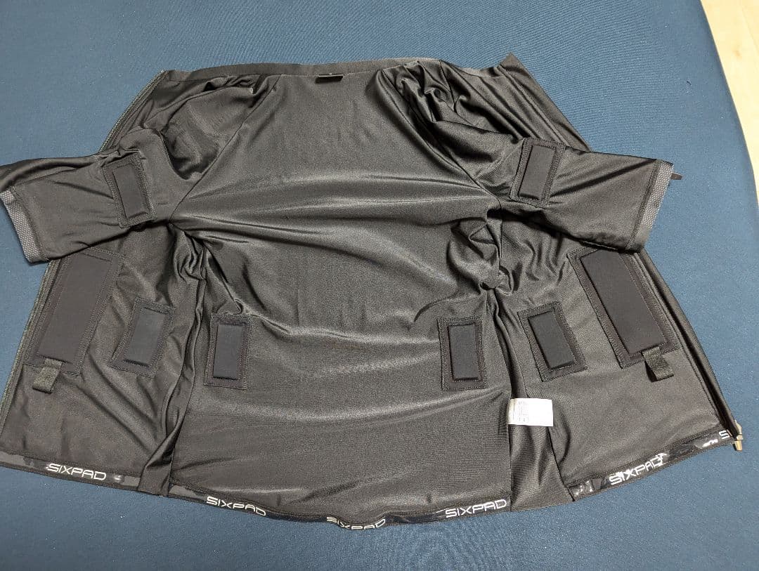 シックスパッド　パワースーツ　メンズL