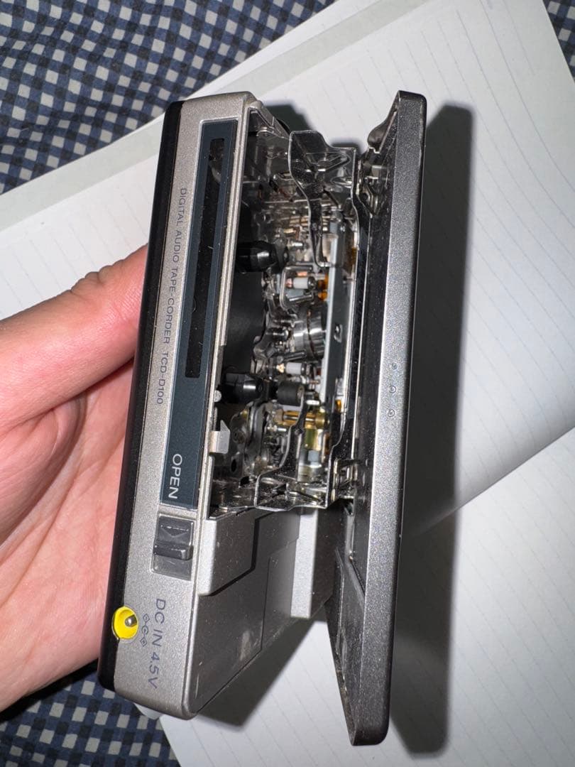 d*2様 ソニー　DAT ウォークマン ポータブル TCD-D100 ジャンク