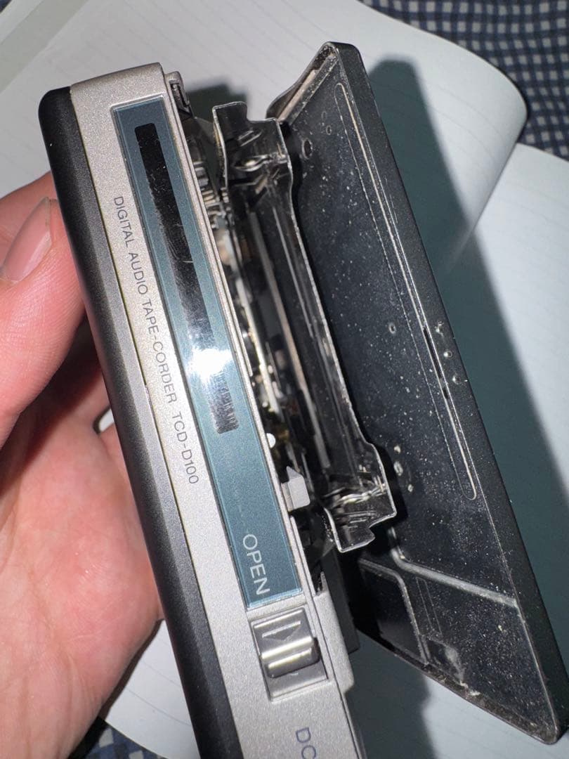 d*2様 ソニー　DAT ウォークマン ポータブル TCD-D100 ジャンク