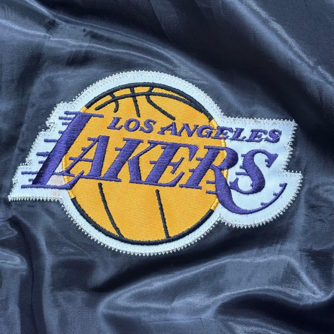 み様　NBA G-III LAKERS レイカーズ　スタジャン　デカロゴ　黒　L