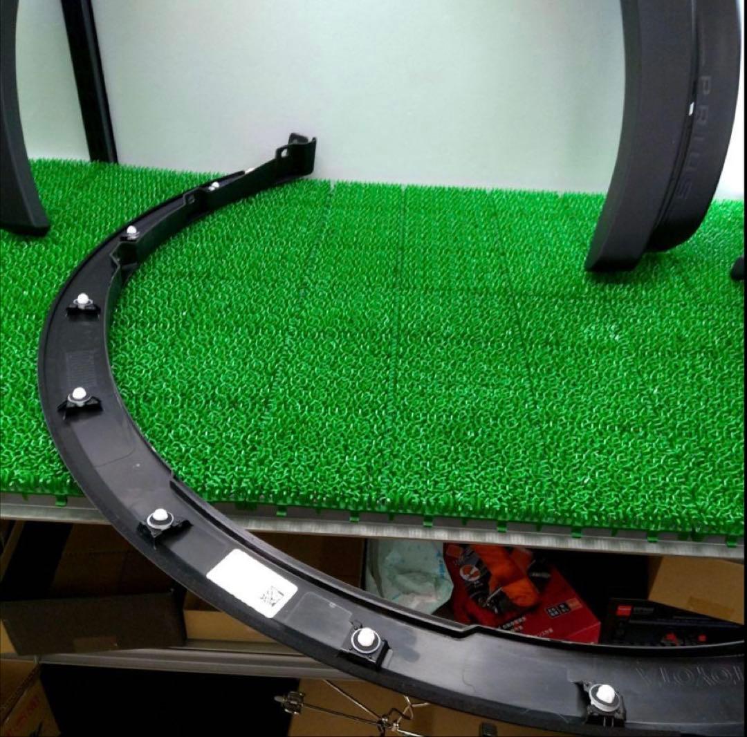 トヨタ　60プリウスGグレード フェンダーモール素地