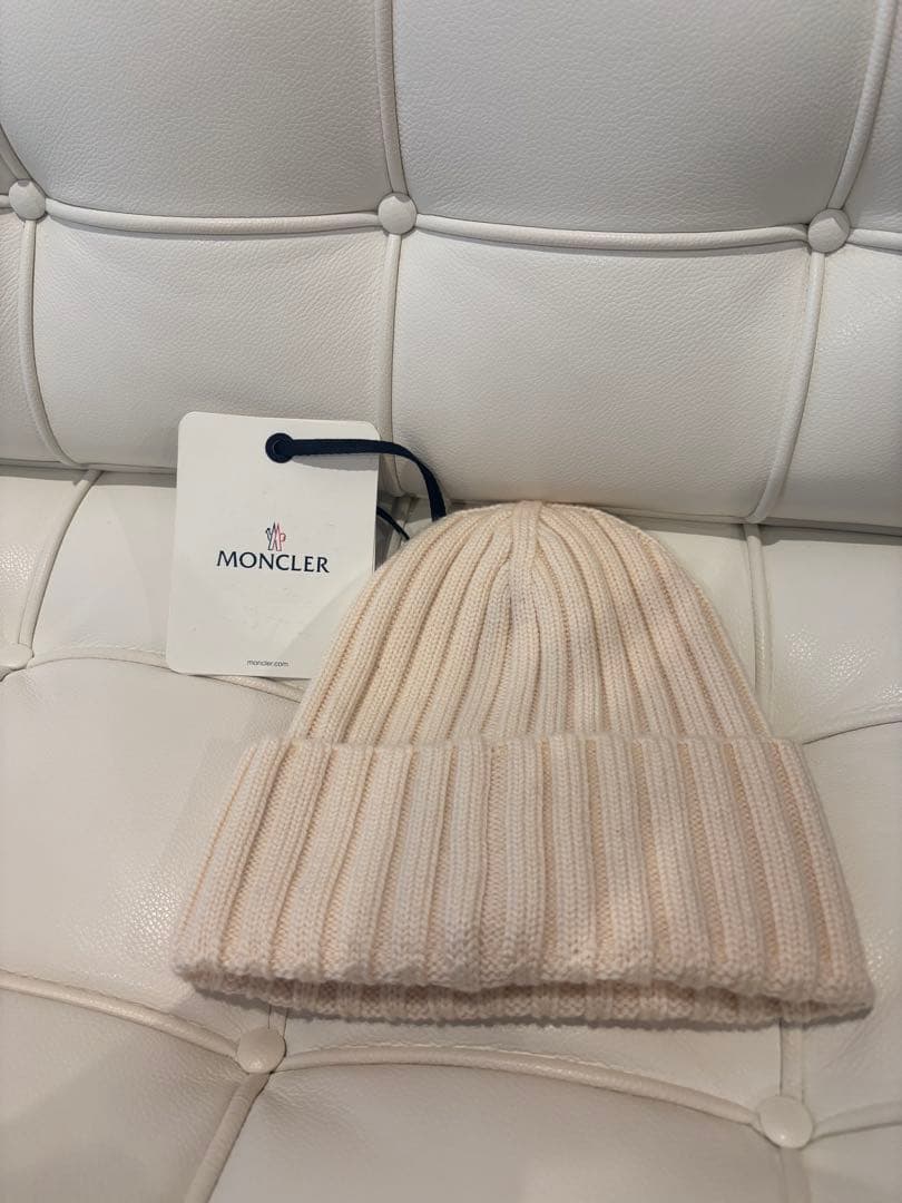 MONCLER 白　ニット帽