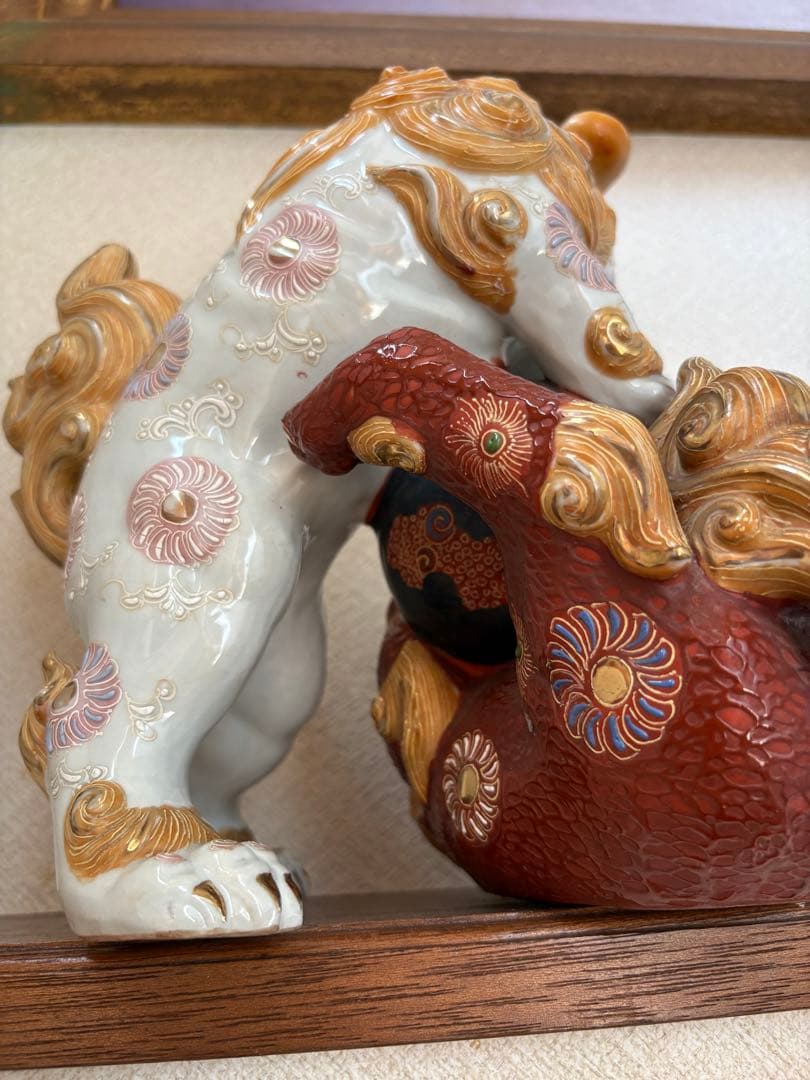 じゃれあい　玉乗り獅子　置物