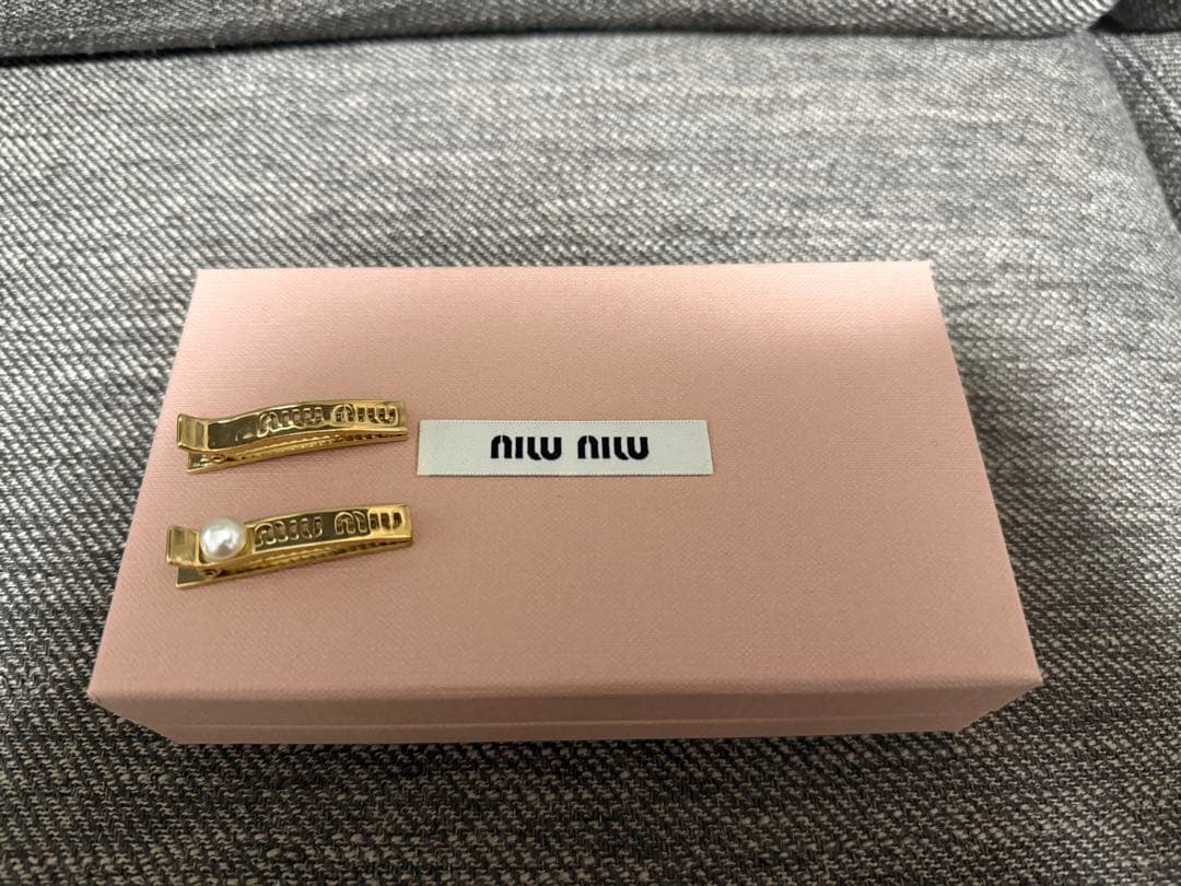 MIU MIU ゴールド パール ヘアクリップ 2個セット