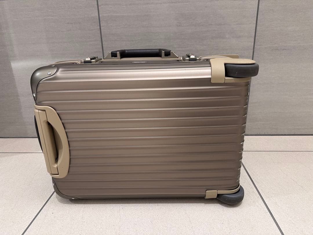 RIMOWA 【Lufthansa限定モデル】