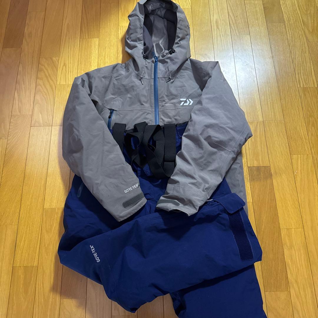 【値下げ】ダイワ DW-1907 ゴアテックス防寒レインウェアセット　Mサイズ