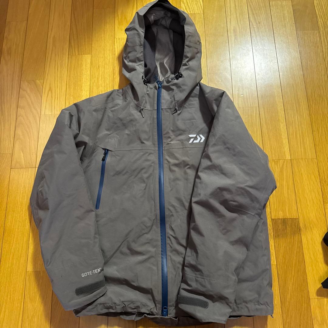 【値下げ】ダイワ DW-1907 ゴアテックス防寒レインウェアセット　Mサイズ