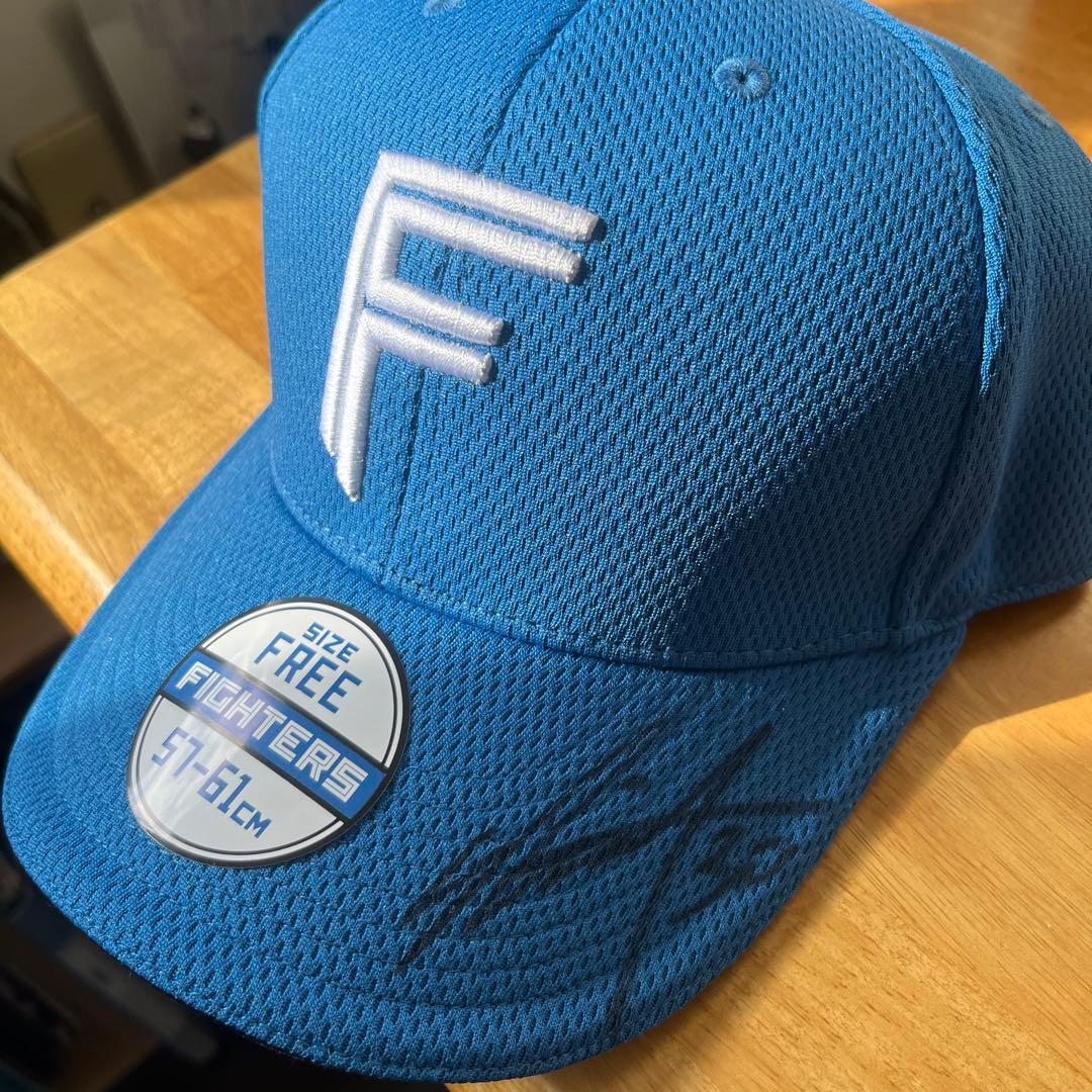 日本ハム　郡司裕也選手　直筆サイン入り　キャップ　帽子