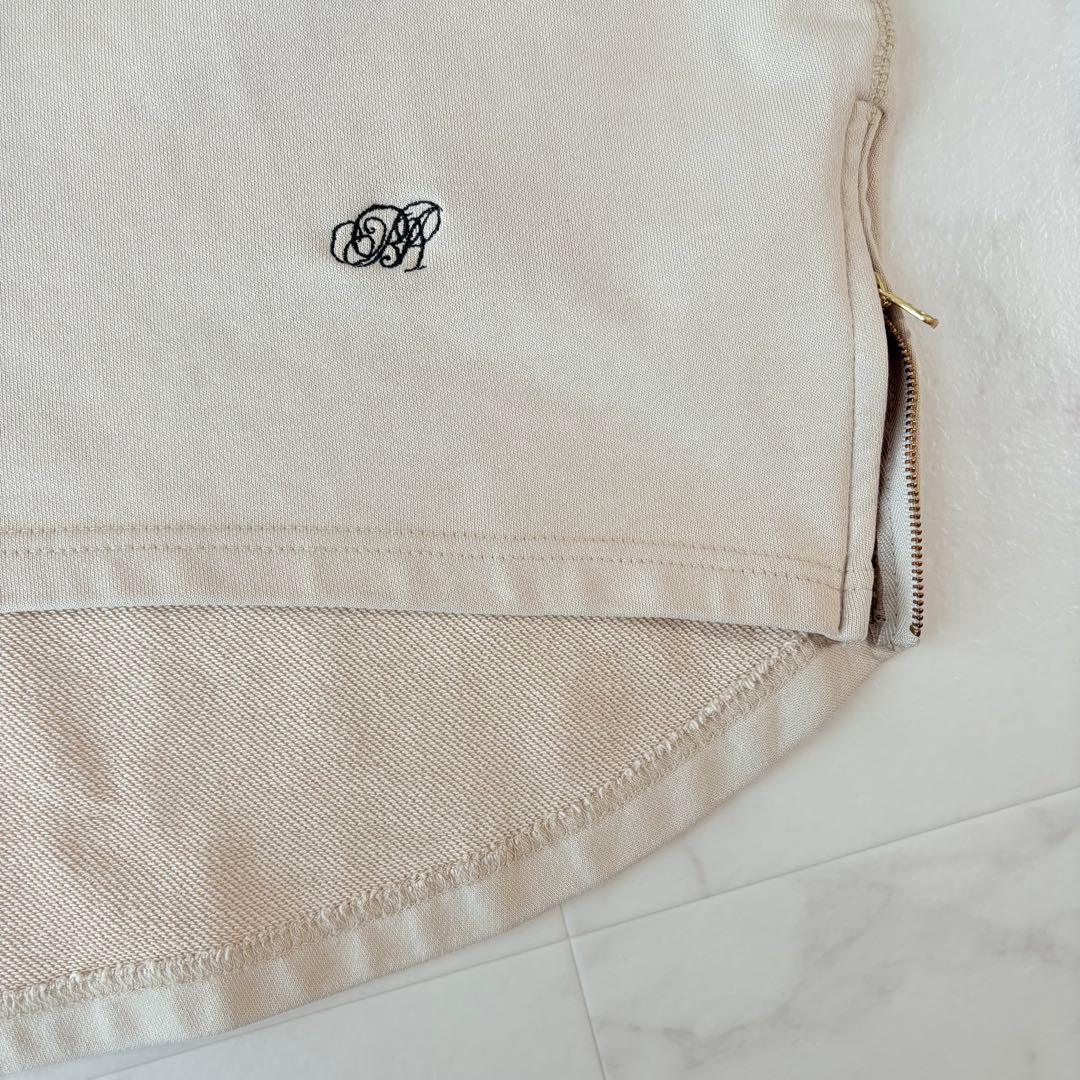 《ビアズリー》24AW BA刺繍入りドルマントレーナー　サイドジップ