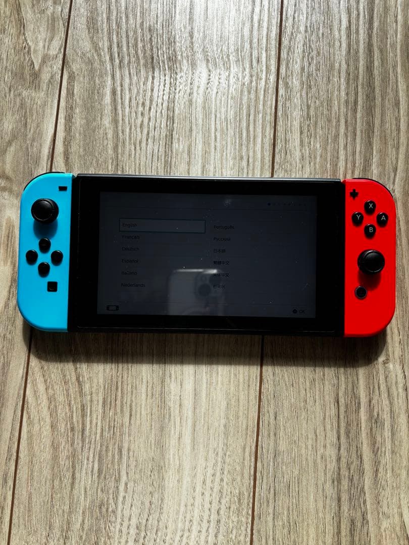 Nintendo Switch本体+ジョイコングリップ2個+ケースセット