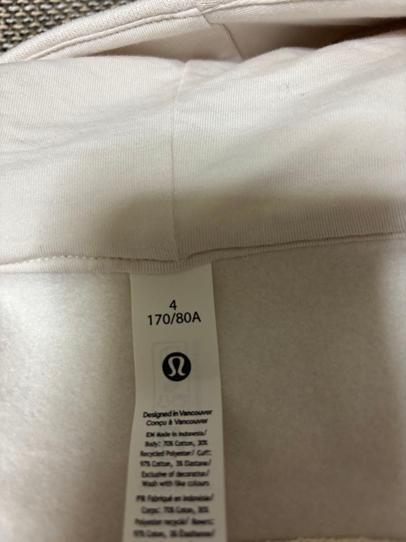 ルルレモン Scuba フルジップクロップフーディ