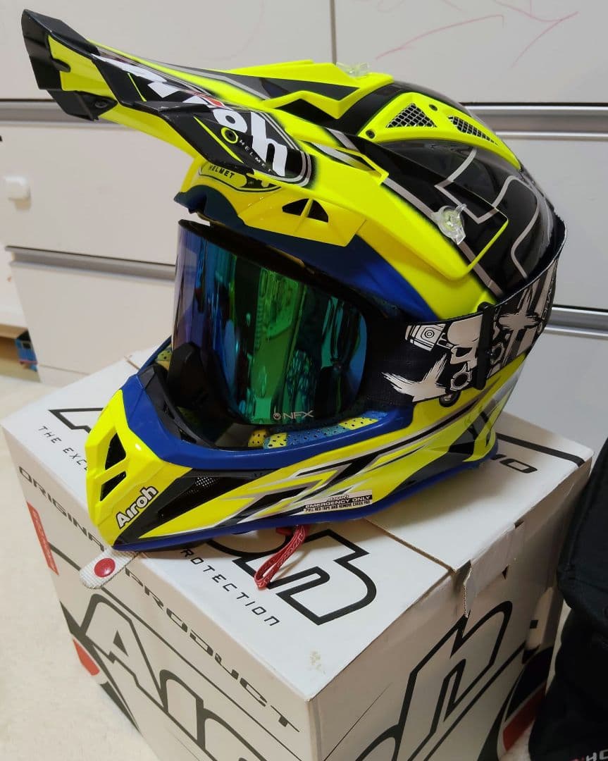 ゴリてやん　Airoh アイロー Aviator オフロードヘルメット